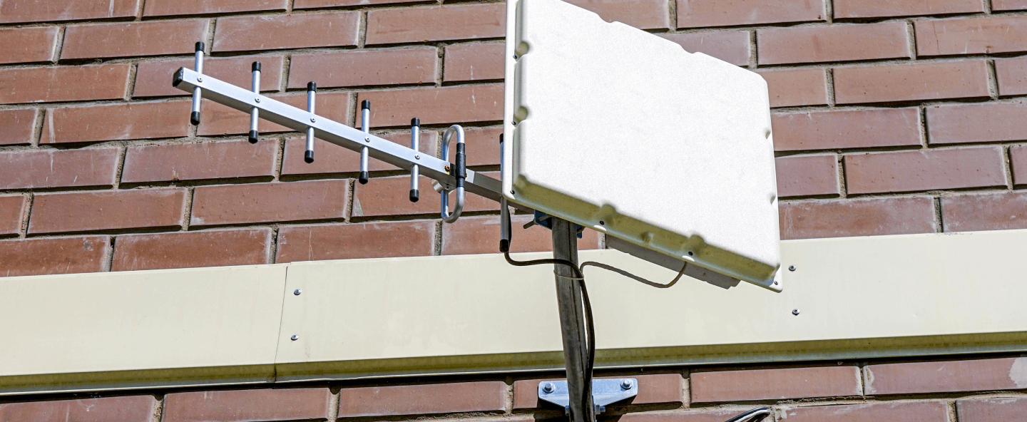 directional antenna to increase speeds of rural broadband internet